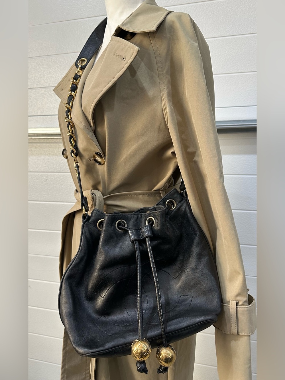 Chanel Vintage Coco Chain Black Leather Shoulder Bucket Bag Authentic